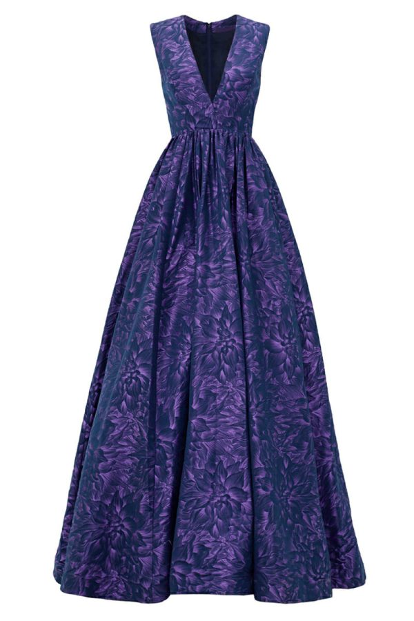 Besonderes Ballkleid mit Schleppe